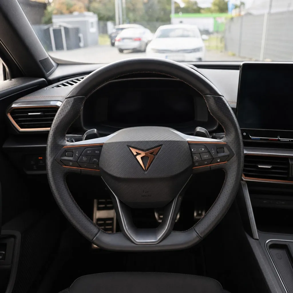 Cockpit des Cupra Formentor VZ mit Kupferdetails