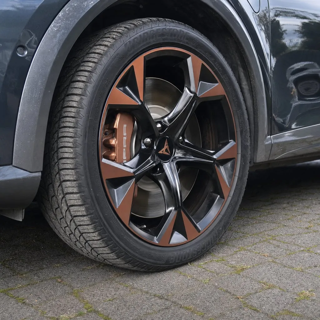 Kupferfarbene Leichtmetallfelge des Cupra Formentor VZ