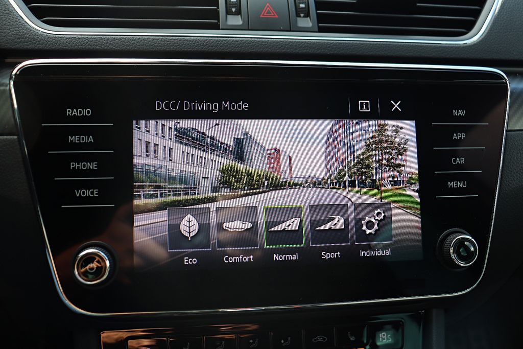 Skoda Superb Combi Sportline, Bild 20