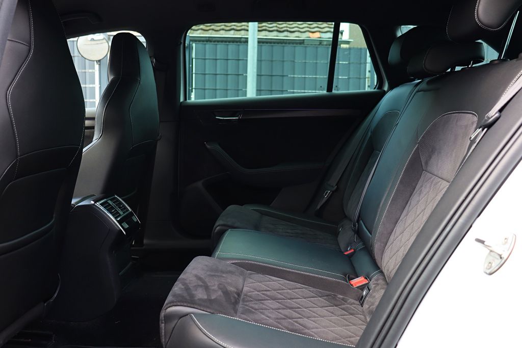 Skoda Superb Combi Sportline, Bild 10
