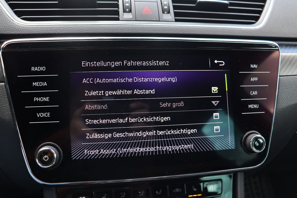 Skoda Superb Combi Sportline, Bild 17