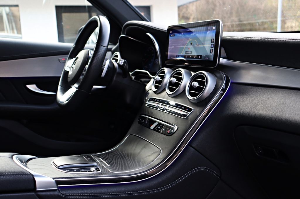 Mercedes-Benz GLC 200 d AMG Line, Bild 12