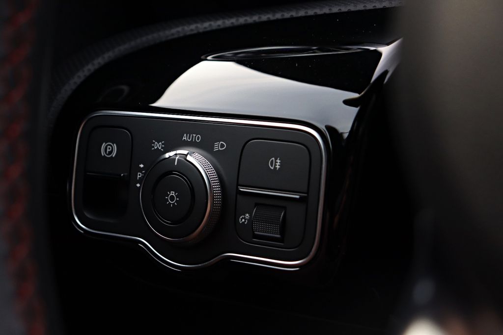 Mercedes-Benz CLA 180 AMG LINE, Bild 19