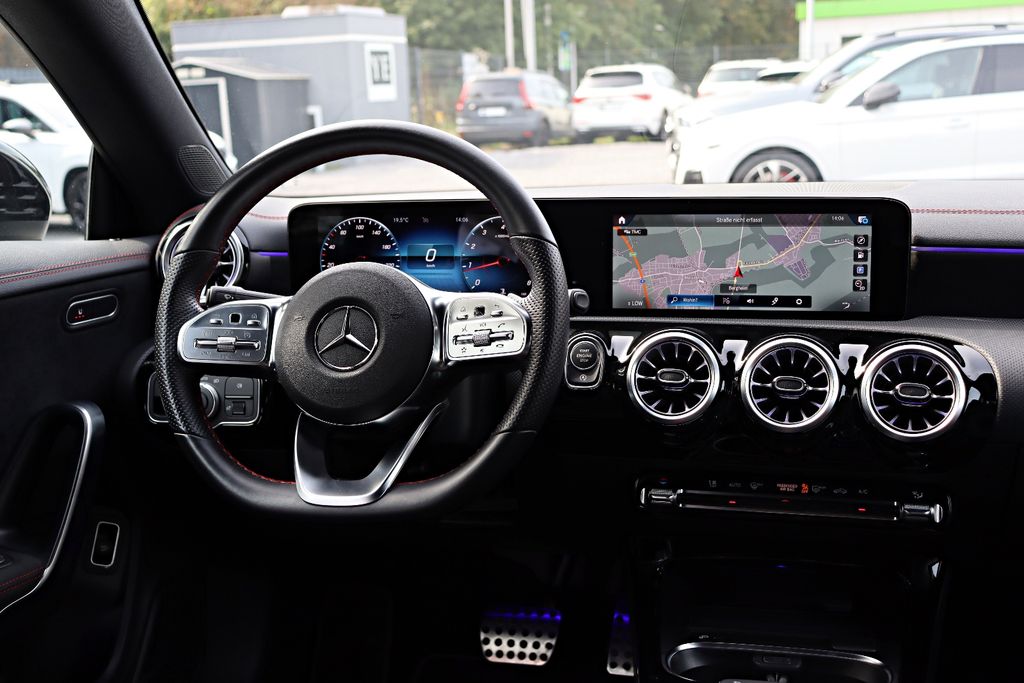 Mercedes-Benz CLA 180 AMG LINE, Bild 17