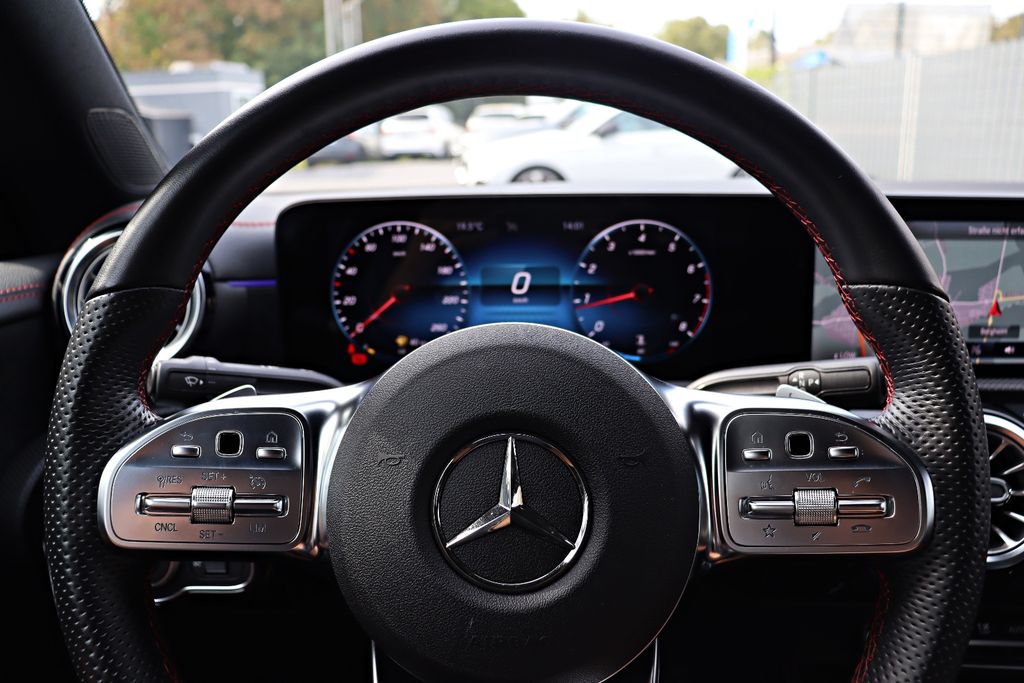 Mercedes-Benz CLA 180 AMG LINE, Bild 14