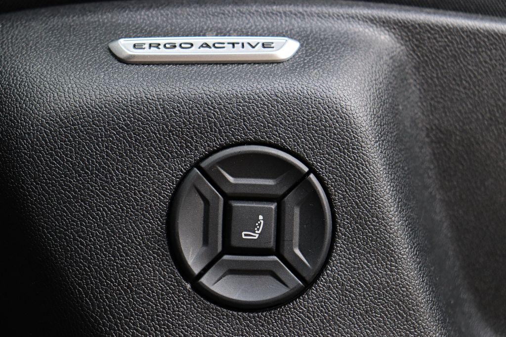 Volkswagen Tiguan 2.0 TDI R-Line 4M PANO, Bild 18