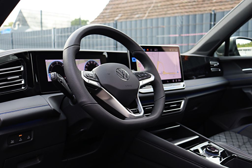 Volkswagen Tiguan 2.0 TDI R-Line 4M PANO, Bild 19