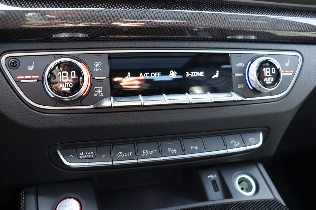 Audi SQ5, Bild 16